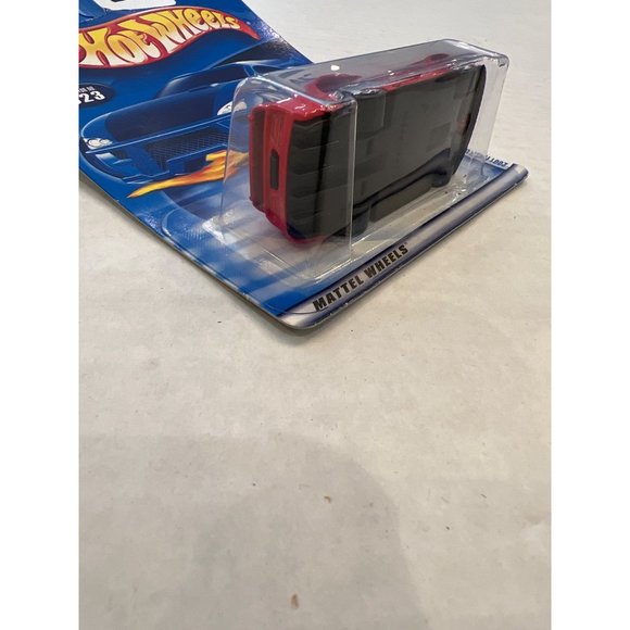 Hot Wheels 2001 First Editions 11 of 36 Collectable Car Dodge Viper GTS-R - Picture 5 of 10